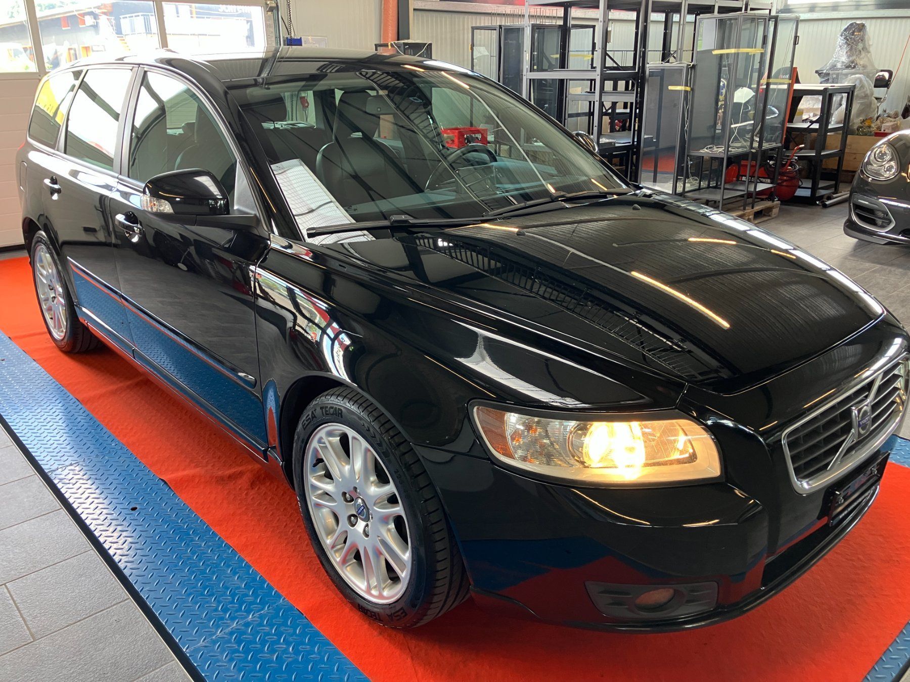 Volvo Automobili: VOLVO V50 1.6D DRIVe Start/Stop – Usato da Gampelen venduto da Steuer0