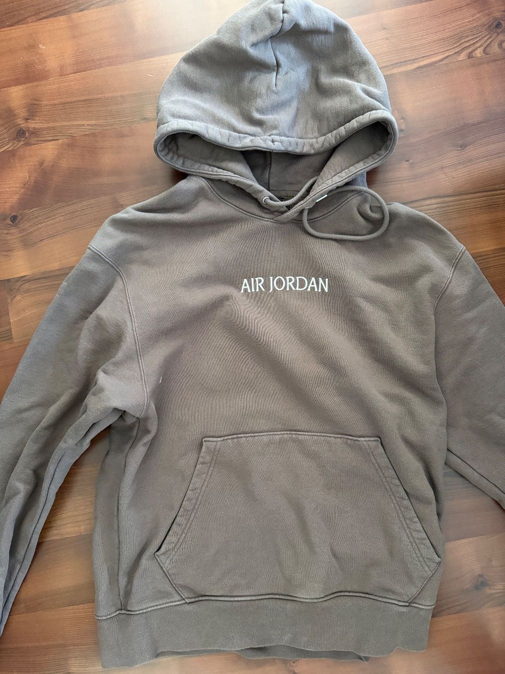 Jordan Maglioni & Felpe: Air Jordan Hoodie – Usato da Grabs venduto da Alvin13