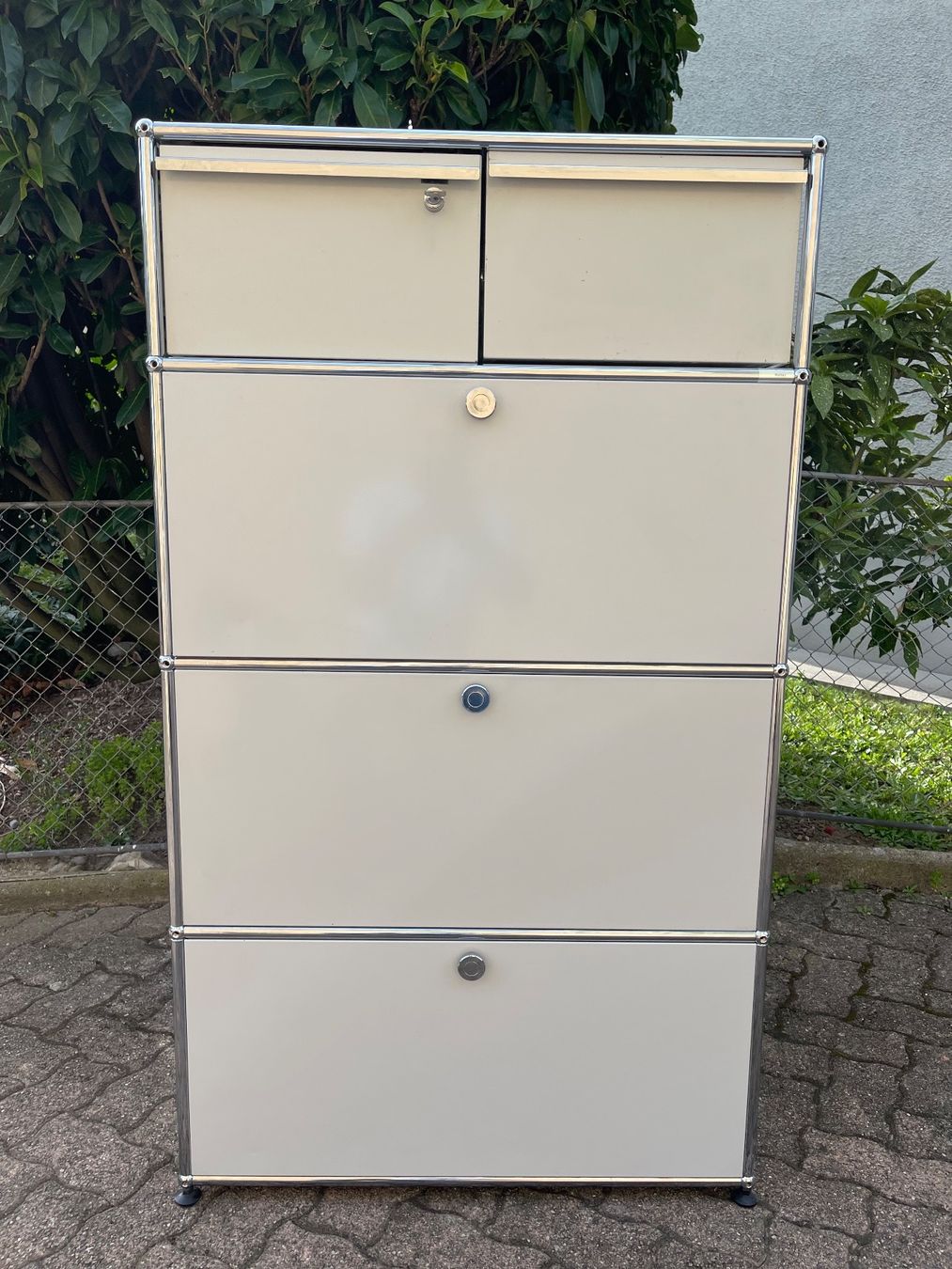 USM Cassettiere: USM Haller Sideboard Lichtgrau – Usato da Dietikon venduto da Kumar_Occasionen