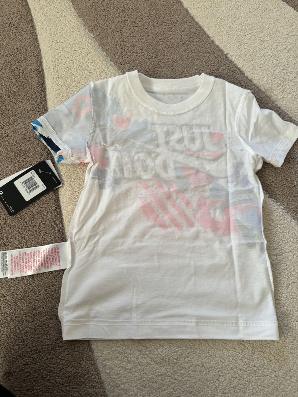 Nike Hemden, T-Shirts & Polos: T-SHIRT NIKE – Neu und originalverpackt aus Zürich von Mina_09 4