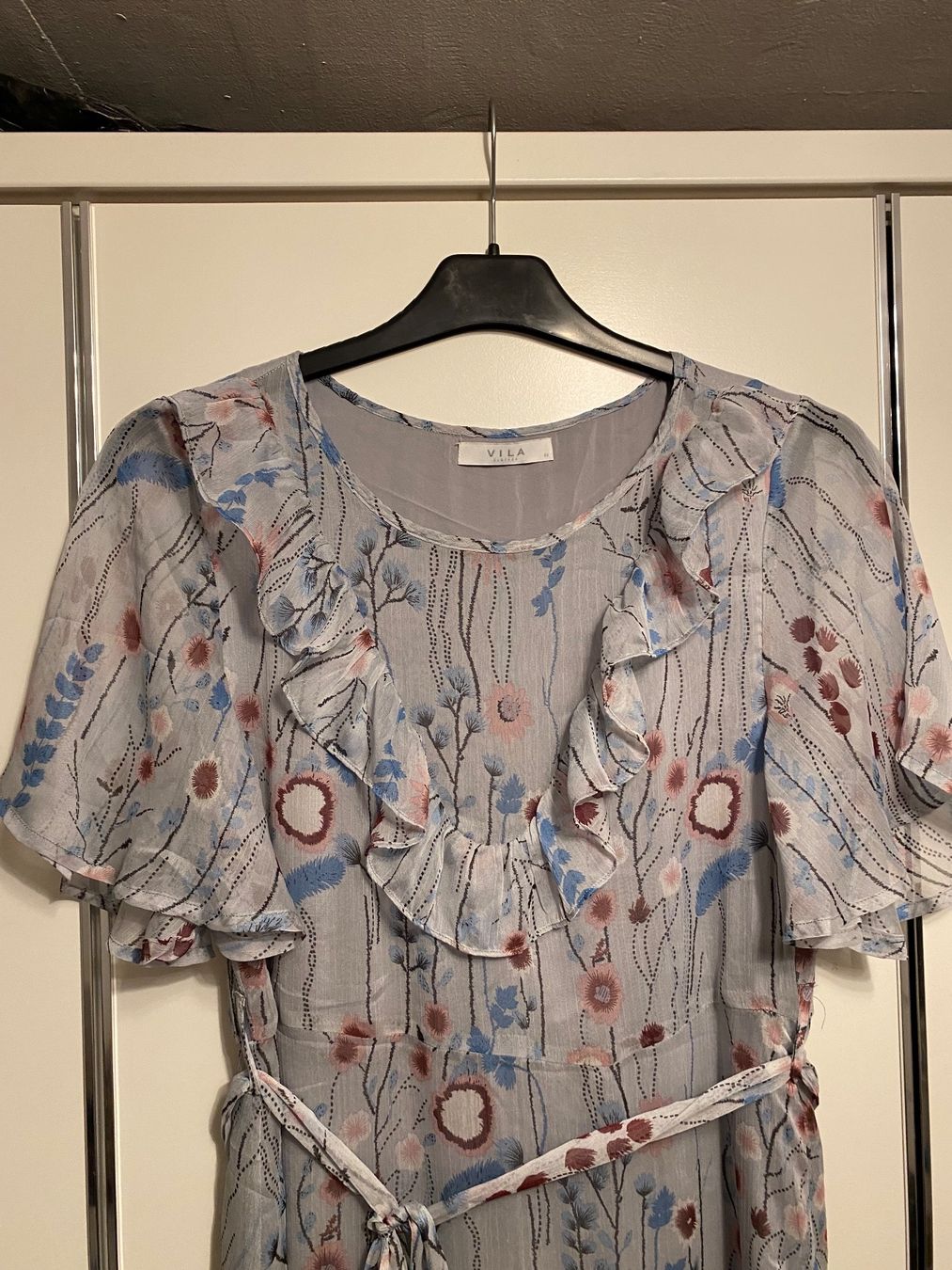Vila Robes: Damenkleid von VILA gr.38 – D'occasion à Pfungen par Sheki56 1