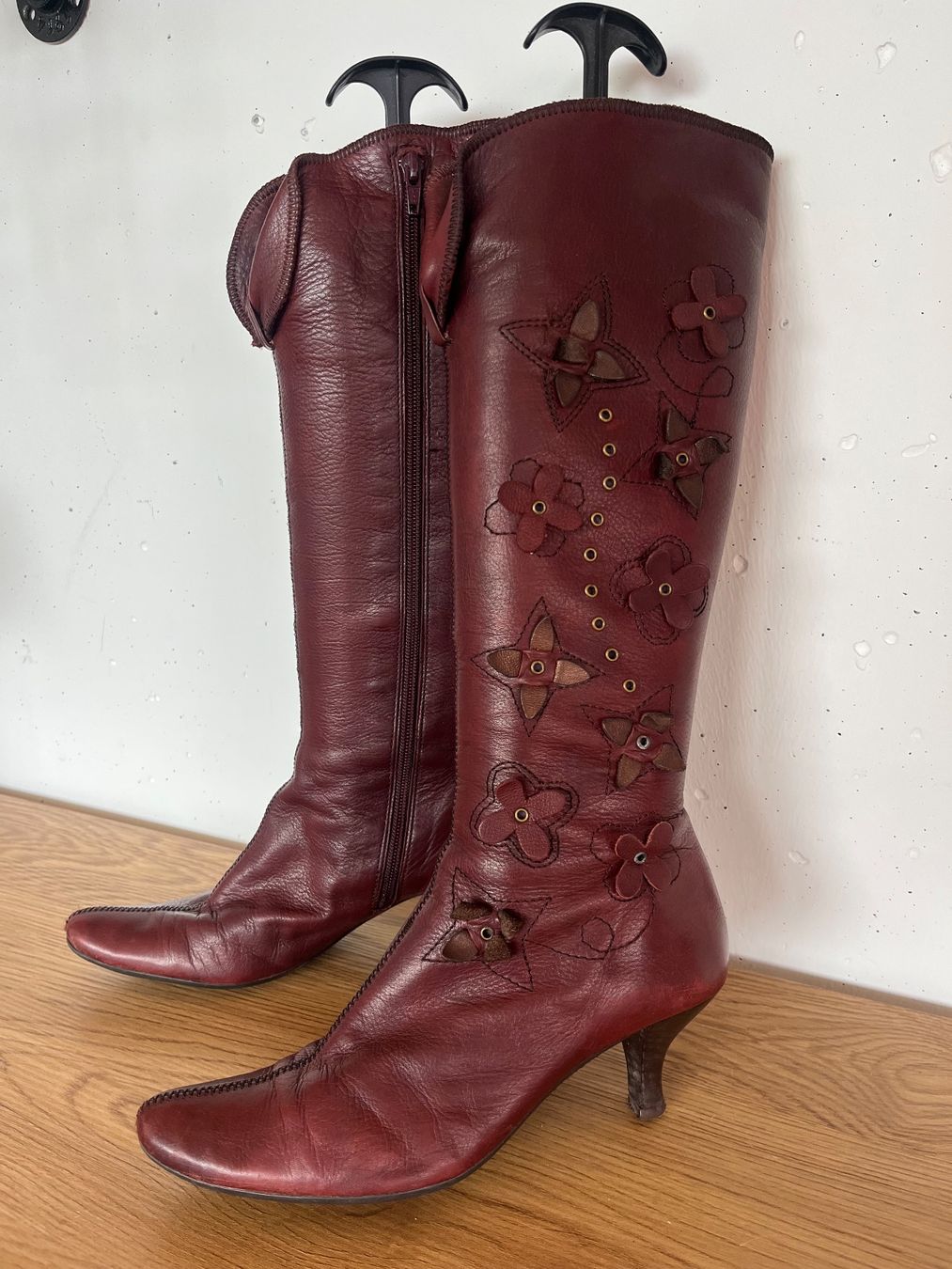 Scarpe da donna: Bottes en cuir / 37 – Usato da Nyon venduto da pouet-pouet