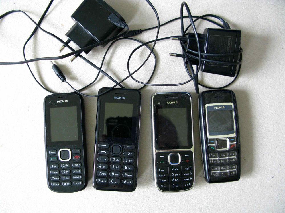 Kleine Handy Sammlung Nokia C1-02 RM945 C2-01 1600 (Gebraucht) in ...