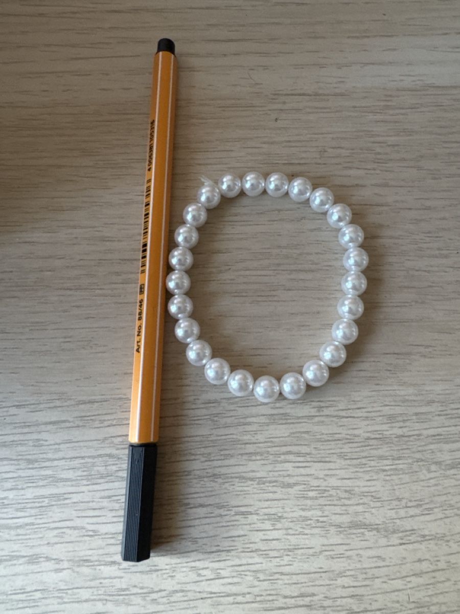 Armbänder & -reifen: Perlenarmband weiss elastisch Neuwertig – Gebraucht aus Wangen SZ von ang_vcw8