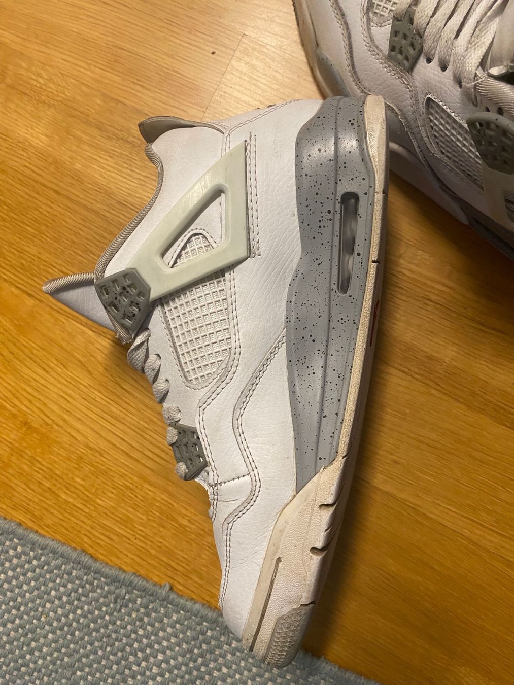 Jordan Herrenschuhe: Jordan 4 Weiss Grösse 41 – Gebraucht aus Münchenstein von jul_r2nh 2