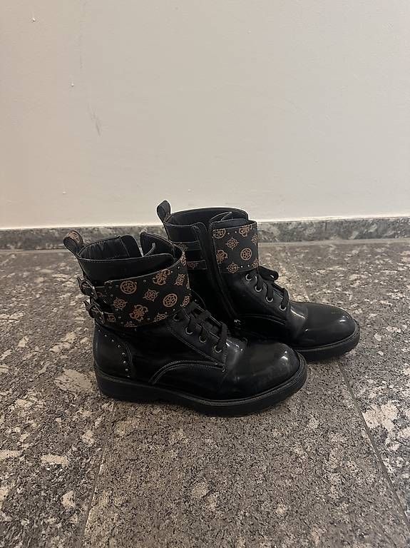 Chaussures femmes: Stiefel von Guess – D'occasion à Luzern par Alex.root