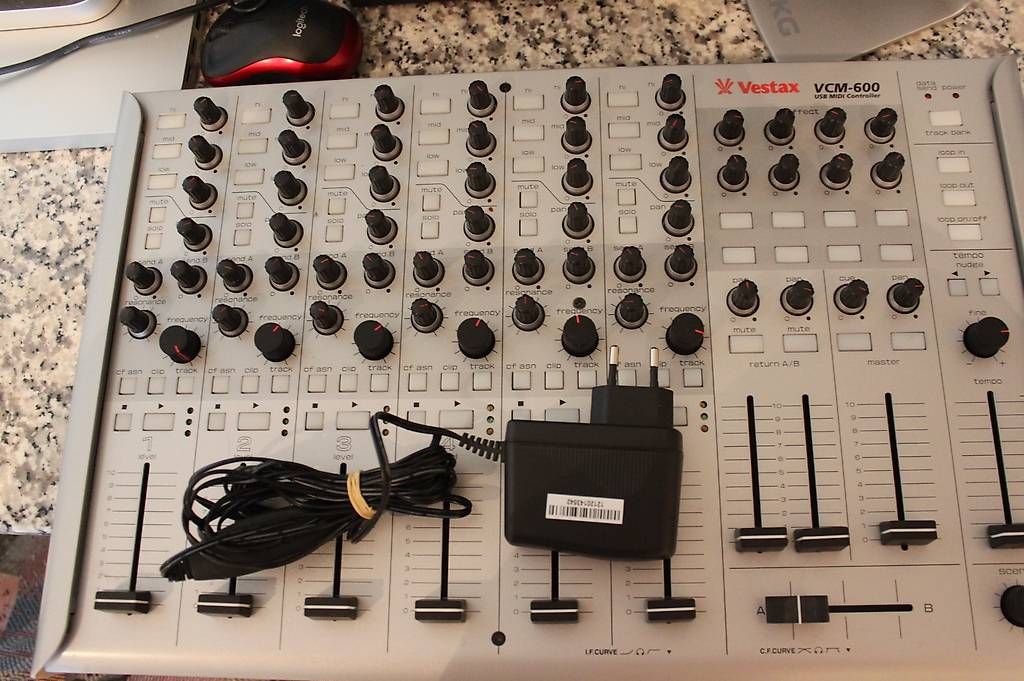 Strumenti musicali: Gebe ab zwei Controller in Bestzustand – Usato da Lanzenhäusern venduto da kakali50 3