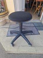 Hocker schwarz .mit Rollen höhenverstellbar 40-55cm  