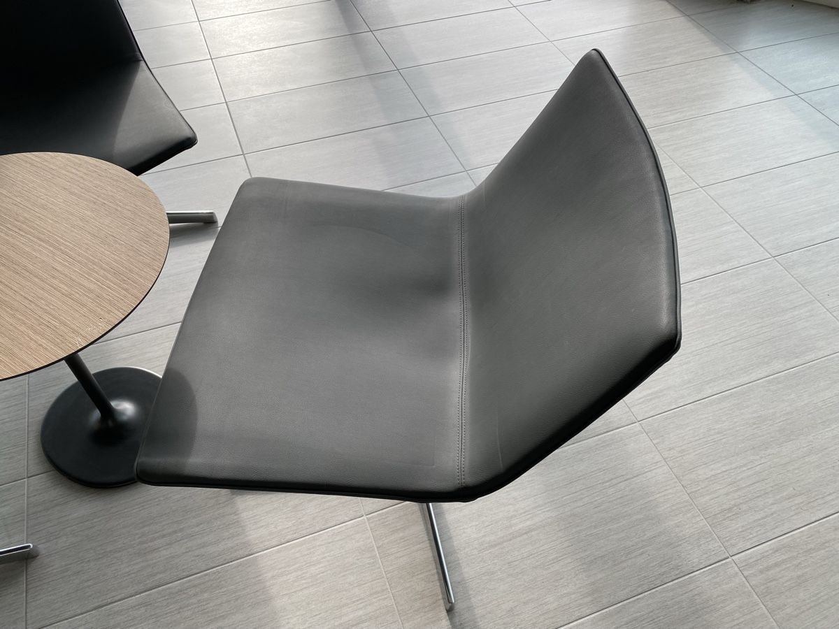 Set di tavolo e panche: Tisch und drei Stühle – Usato da Hägglingen venduto da Karin0802 4