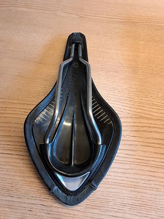 Fizik Pezzi di ricambio: Fizik Arione Titanio – Usato da Ringgenberg BE venduto da Veloeli- 2