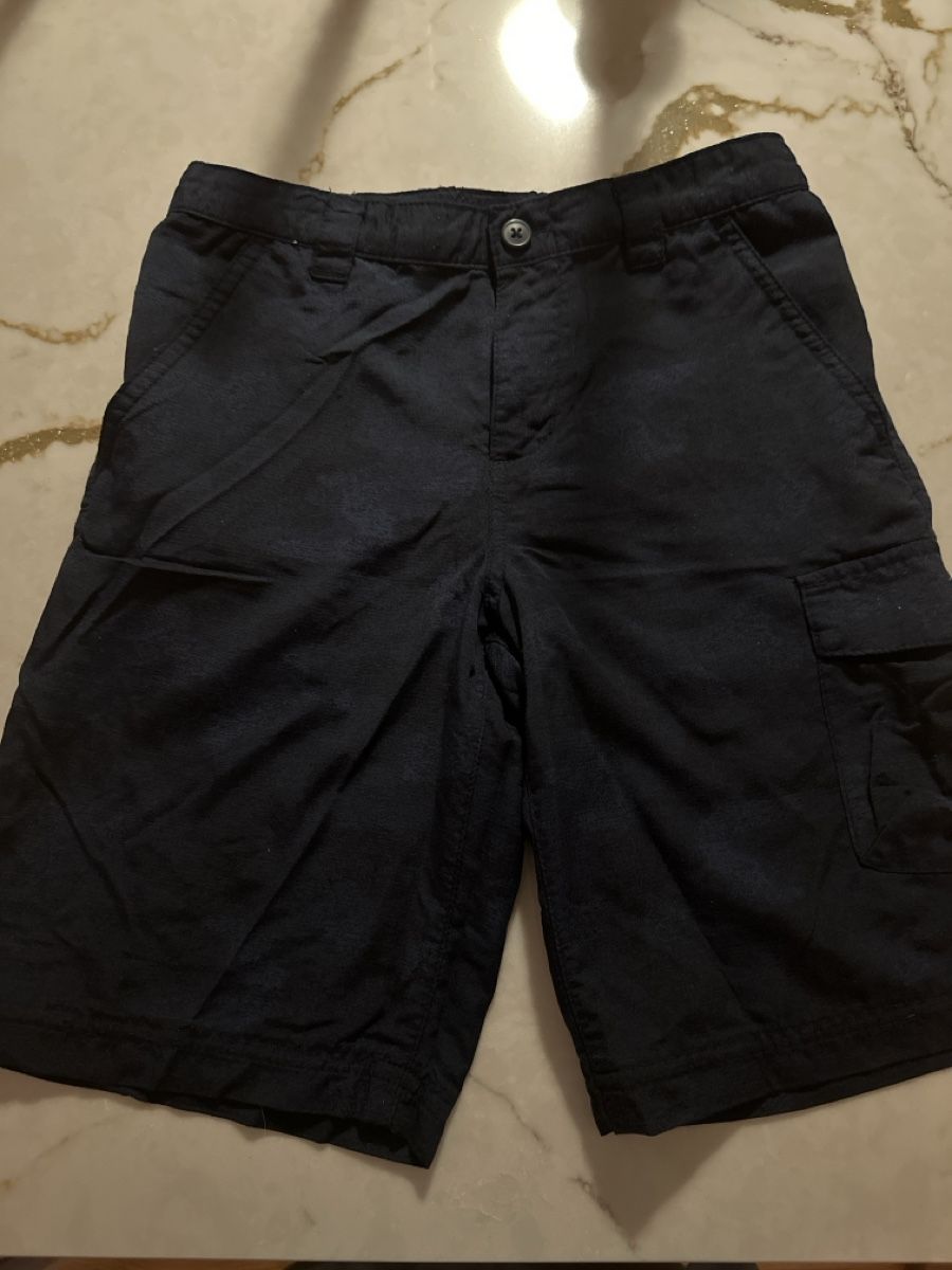 Columbia Hosen: Short bleu marine Columbia 10 ans – Gebraucht aus Founex von reb_fws9