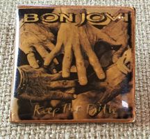 D963 - Pin Bon Jovi Keep The Paith Cover