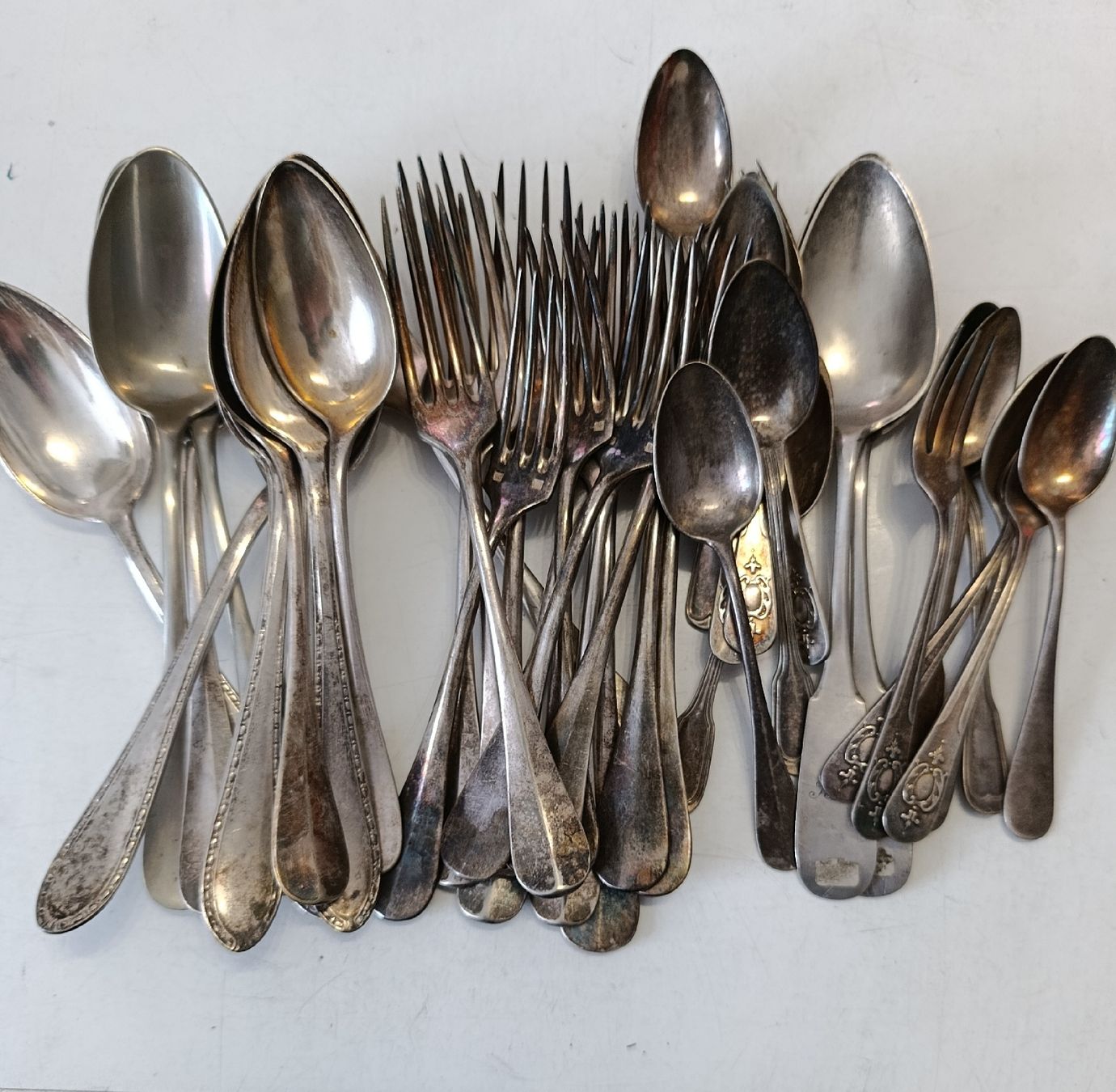 Couverts: Versilbertes Besteck 8,4 Kilo – D'occasion à Elfingen par Bimbo 3