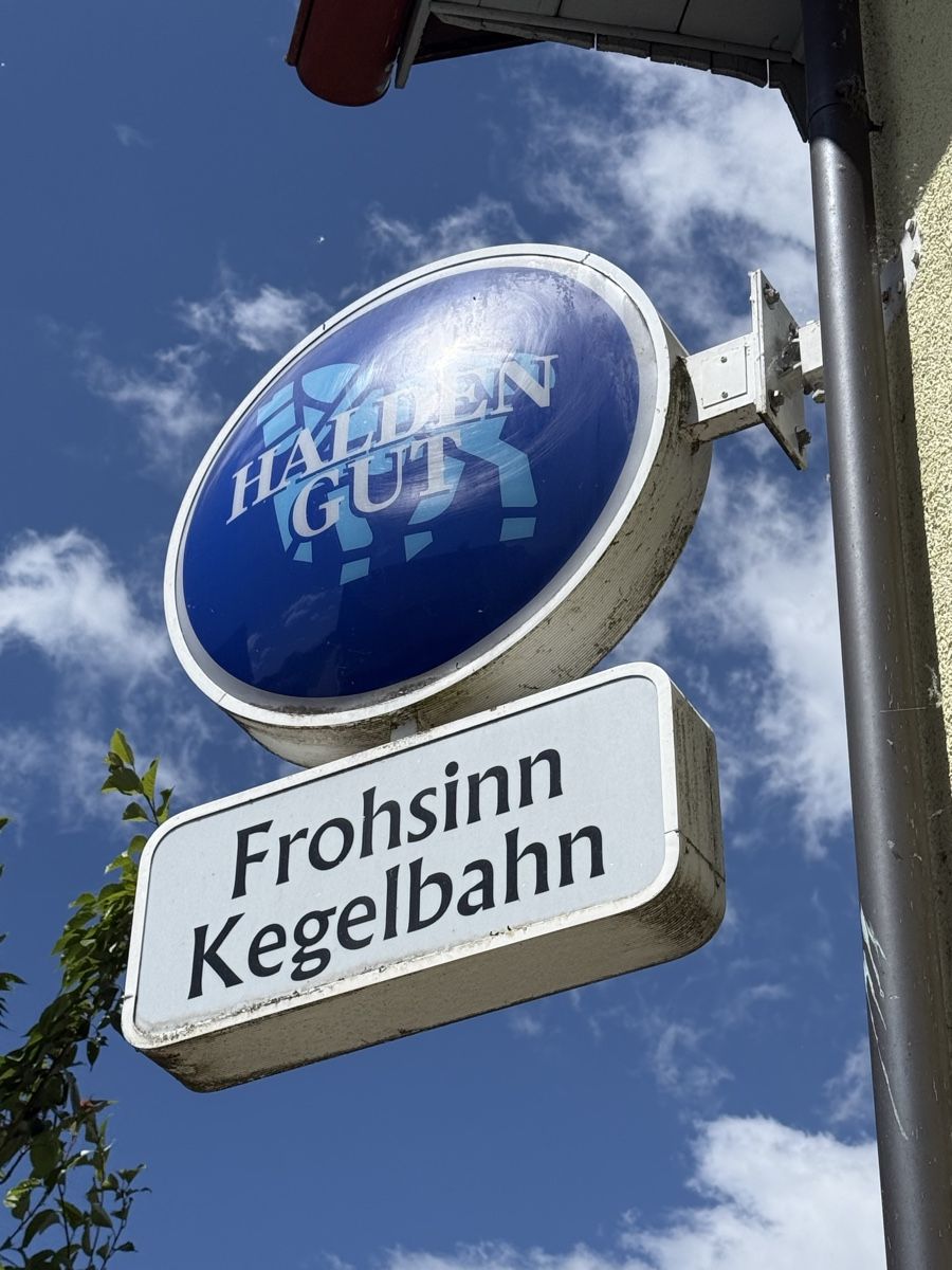 Haldengut Insegne: Haldengut Leuchtreklame Restaurant – Usato da Graltshausen venduto da Steppinchen