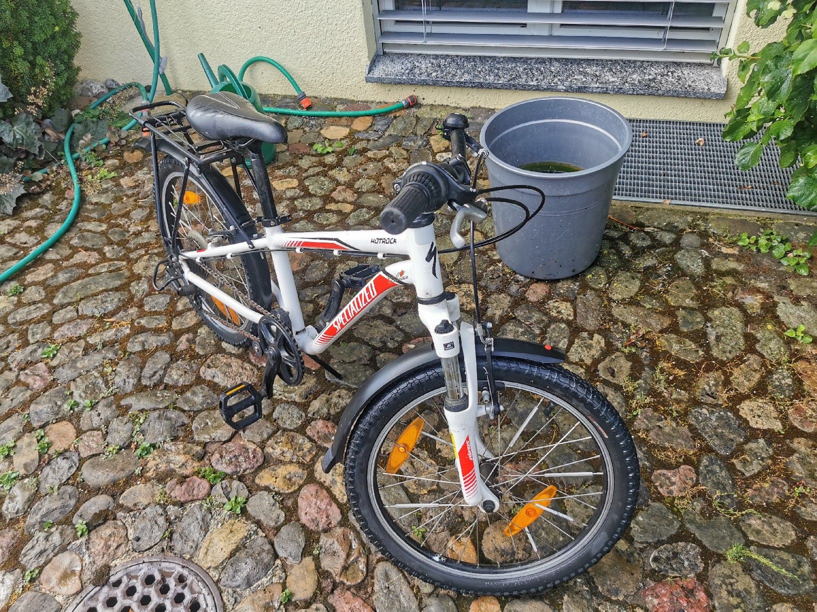 Velos: Kinderfahrrad Specialized 20 Zoll weiss  – Gebraucht aus Freienstein von Fraxinus 2