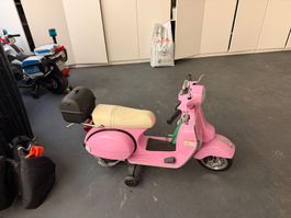 Kinder-Elektroroller Vespa-Style, pink