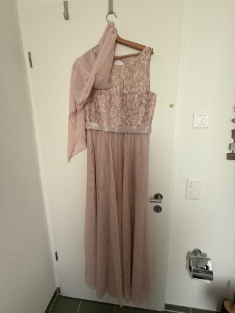 Abendkleid mit Rückenausschnitt