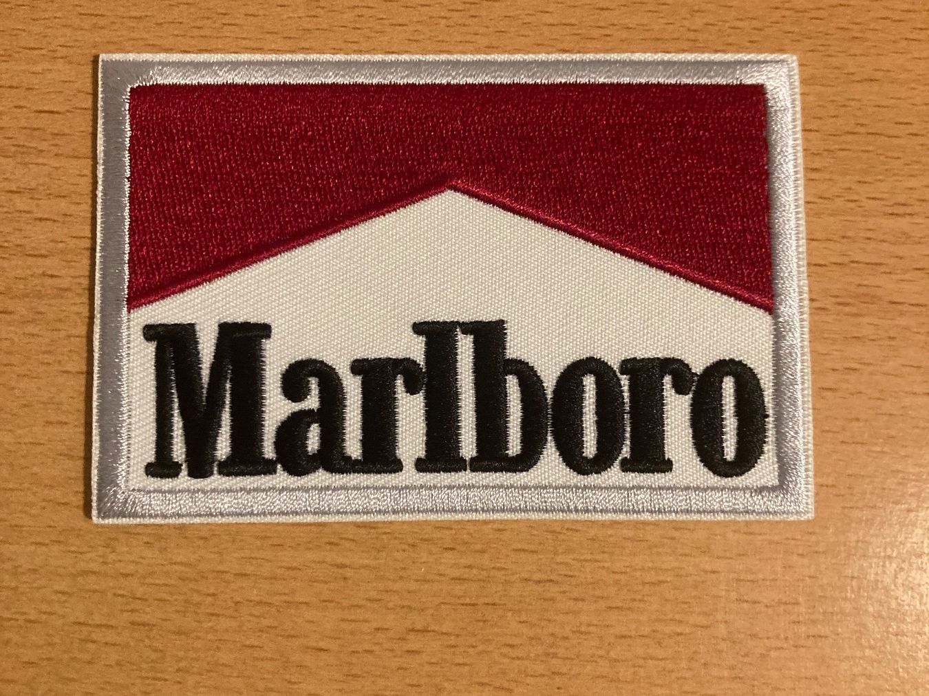 Toppe: Marlboro Patch Sticker Aufnäher 1089 – Nuovo (secondo la descrizione) da Horn venduto da abutre72