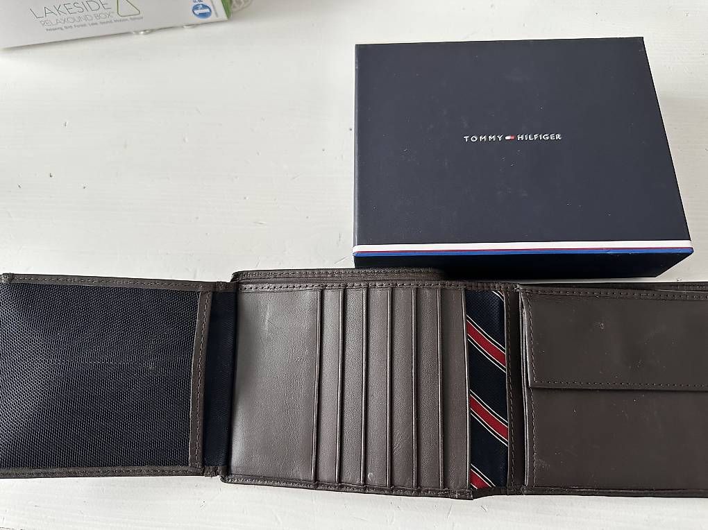 Portafogli: Tommy Hilfiger Eton CC  – Usato da Abtwil SG venduto da Riono-01 4