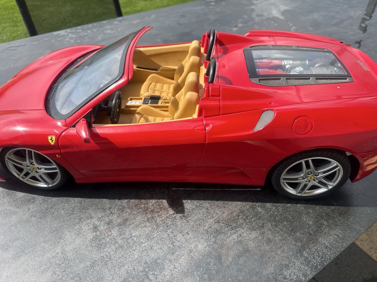 Ferrari Modellini d'auto: Ferrari Modellauto – Usato da Horriwil venduto da Carrera68 1