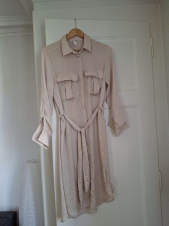 Robe chemise H&M beige satiné S