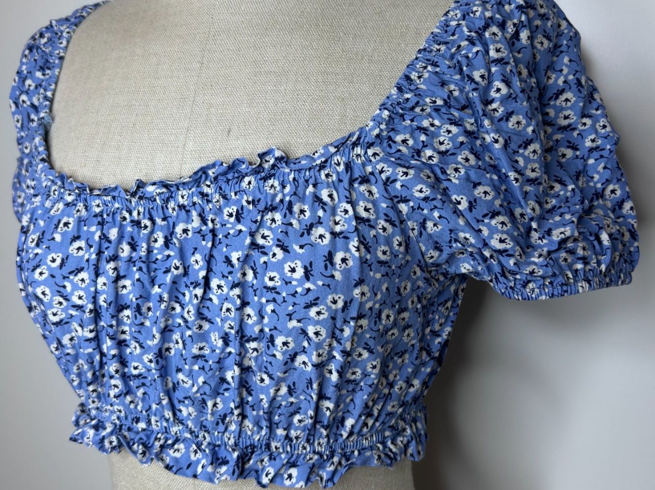 Pull&Bear Camicette: Crop Top with Flower Print – Usato da St. Gallen venduto da look-twice 1