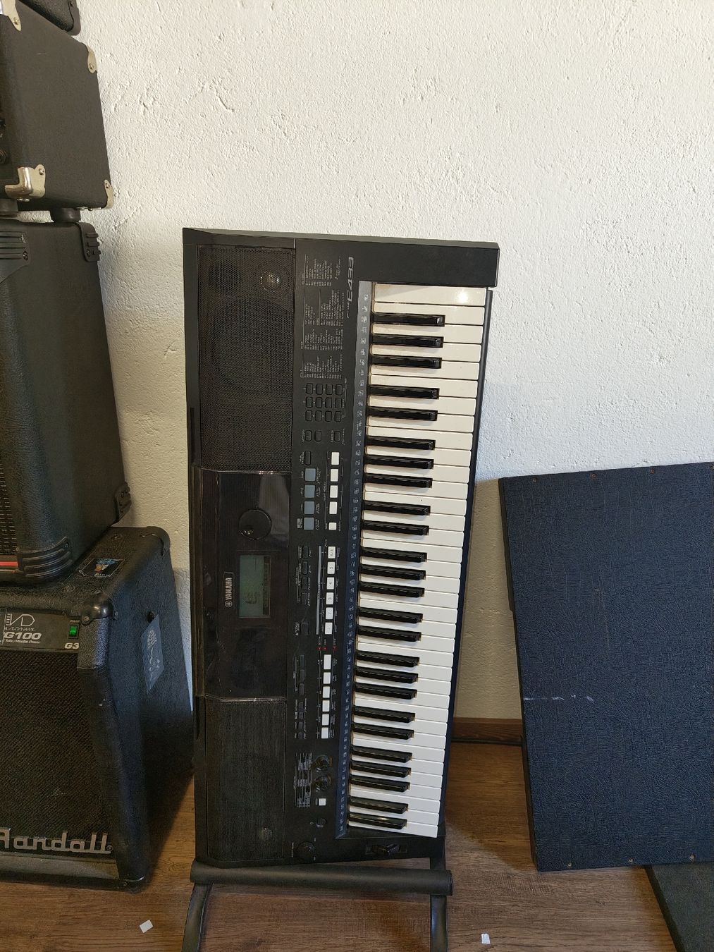 Yamaha Strumenti musicali: Tastiera Yamaha PSR-E433  – Usato da Villars-sur-Glâne venduto da Ale_Banfi99 1