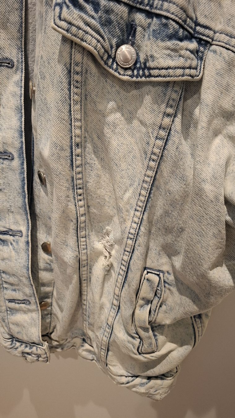 Bershka Jacken: oversized denim jacket size S – Gebraucht aus Zürich von pto_6wfs 2