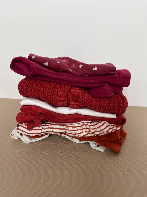 Kleiderpakete & -sets: Süsse Mädchenkleider Gr. 86 lang 8-teilig – Gebraucht aus Balgach von RianaT