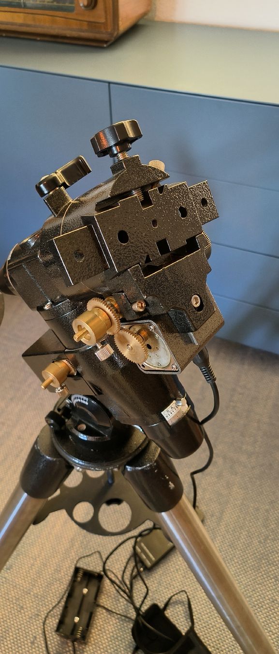 Celestron Telescopi: Altes Celestron Teleskopstativ – Usato da Basel venduto da luc_jd7s 2