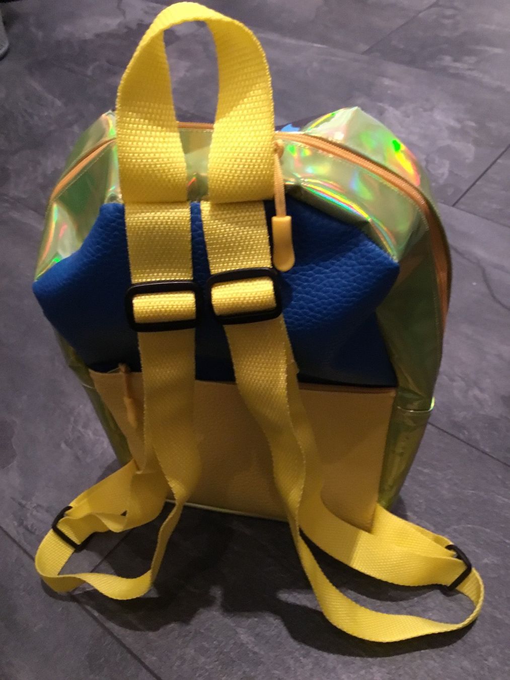 Taschen für Damen: Toller Kinderrucksack 30x20x10 Kunstleder – Neu (gemäss Beschreibung) aus Schaffhausen von grogga 1