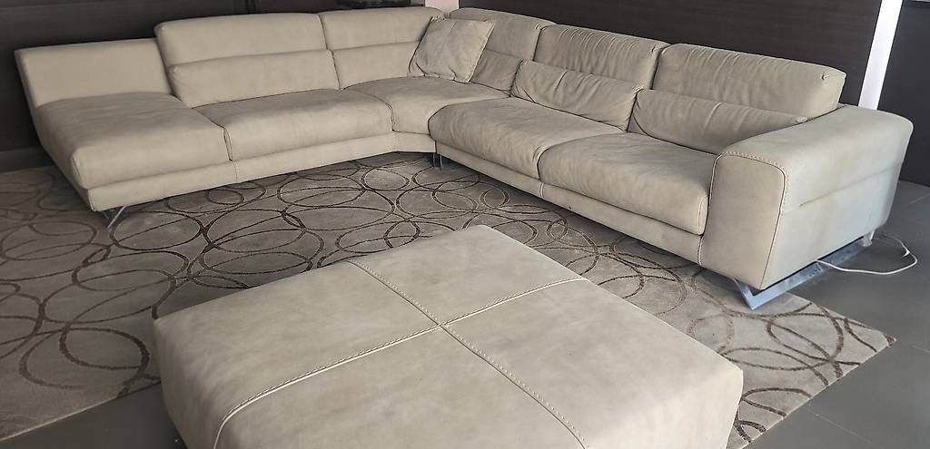 Divani: Canapé d'angle en cuir beige – Usato da Châtelaine venduto da Osoleil 1