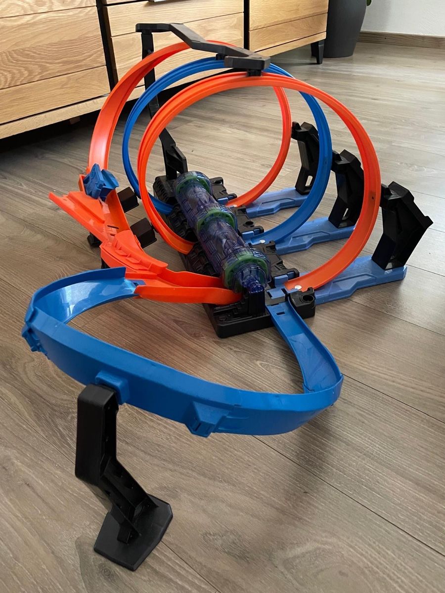 Hot Wheels Piste: Circuit Hot Wheels Action cascades loopings et barils – Usato da Sierre venduto da Ruyfigas 3