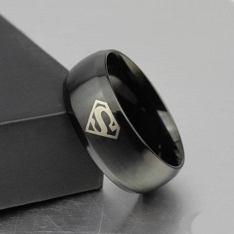 Anelli: Schwarzer Superman Edelstahl  Ring, Grösse 63, 65, 67 – Nuovo (secondo la descrizione) da Minusio venduto da feritash