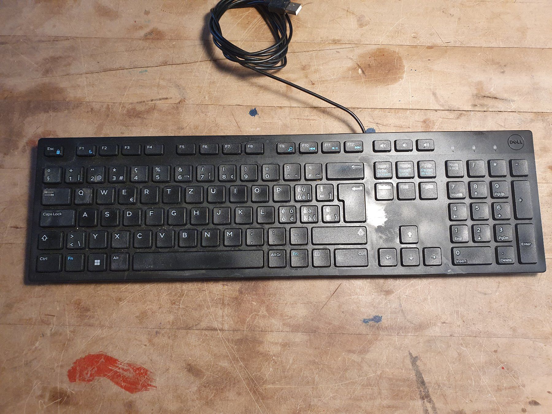 Claviers: Dell Wired Keyboard eine Stütze abgebrochen – D'occasion à Zürich par loosebone