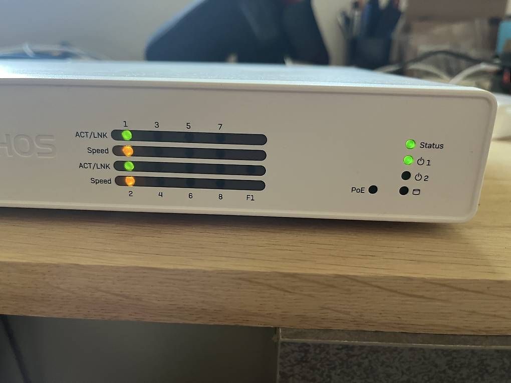 Sophos Pare-feu: Sophos XGS 116 Firewall Appliance – D'occasion à Pura par videodrome