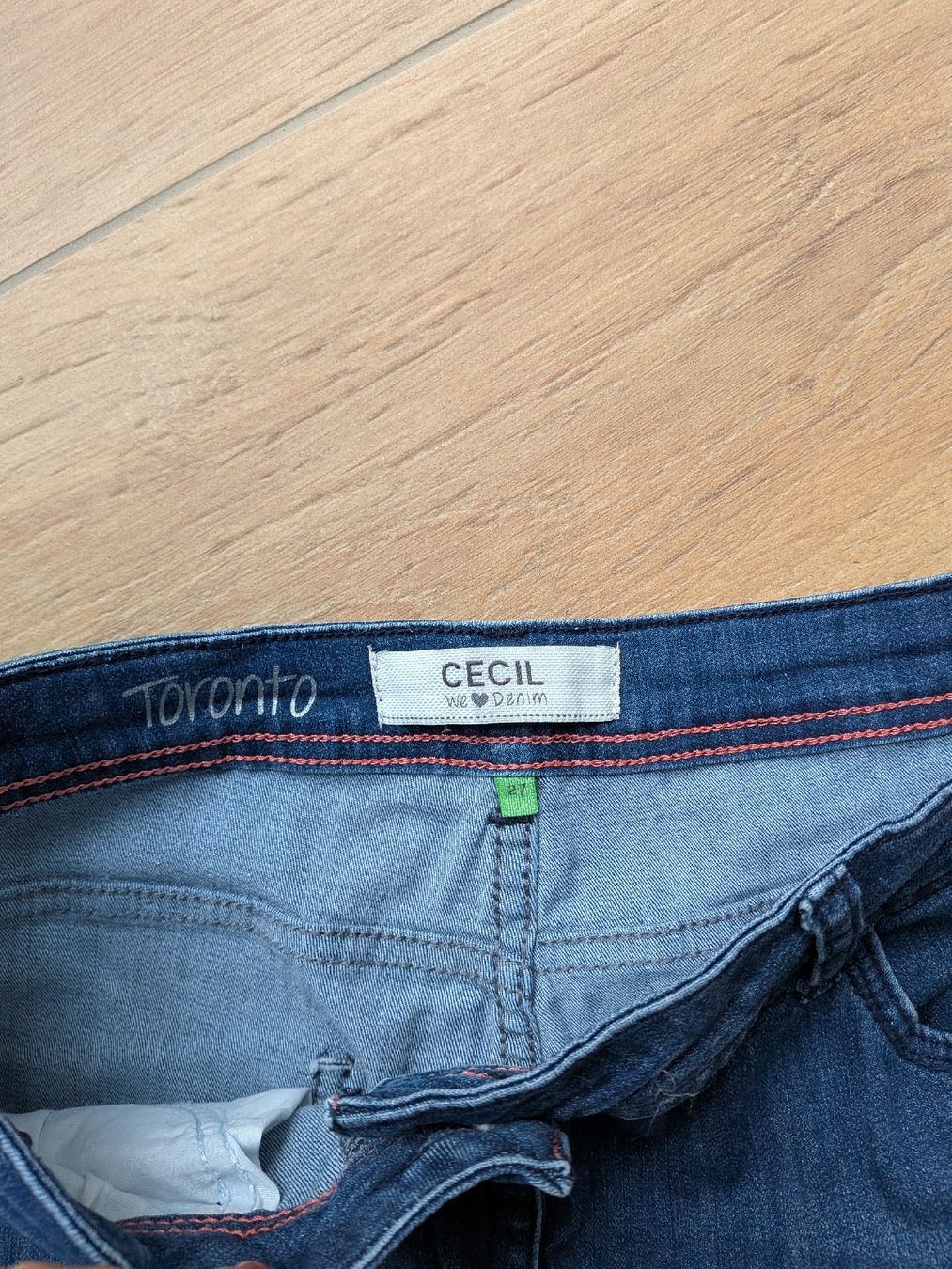 Cecil Jeans: CECIL Jeans Grösse 27 – Nuovo (secondo la descrizione) da Eschenbach SG venduto da SanFranciscoCalifornia 1