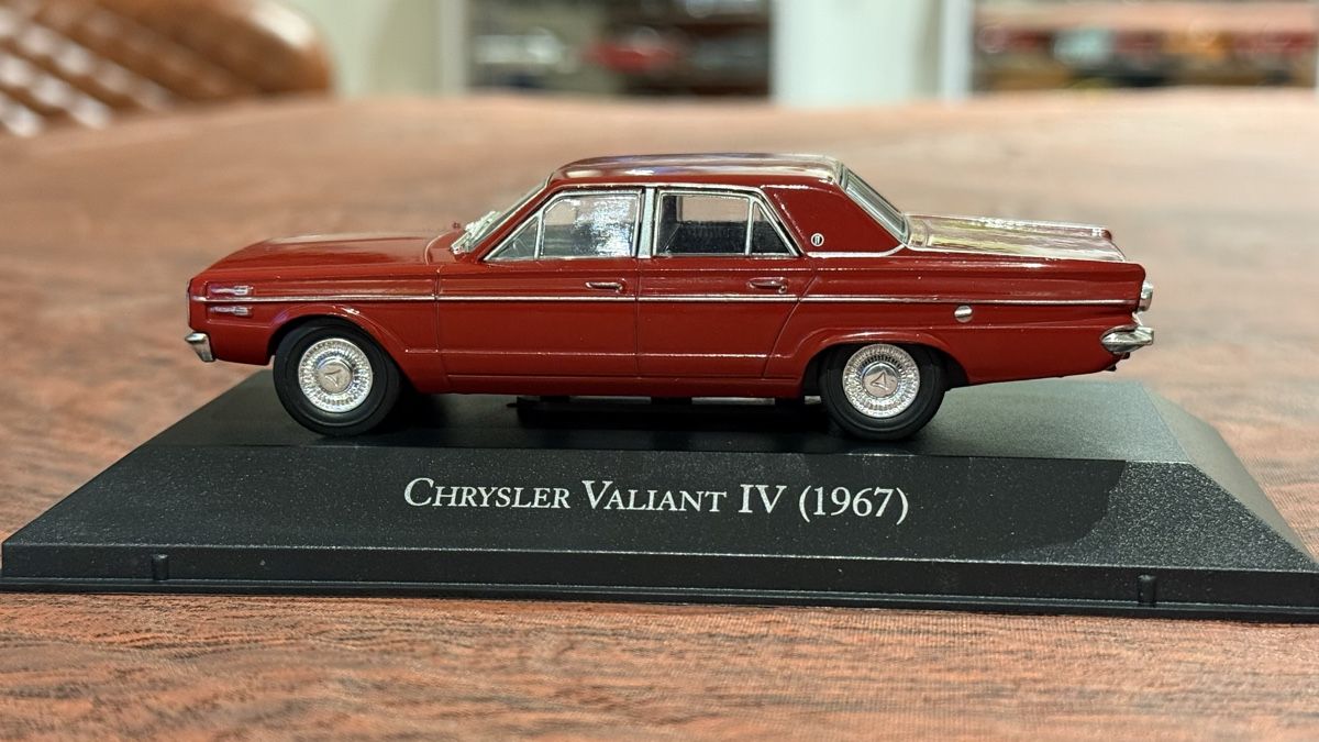 Chrysler Modellini d'auto: Chrysler Valiant IV Modellauto 1967 – Usato da Basel venduto da Zomeg