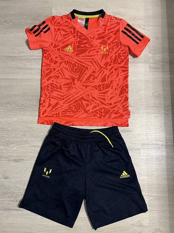 Adidas Lots de vêtements: Ensemble foot Messi 9-10 ans – D'occasion à Martigny par jcj_j2fb
