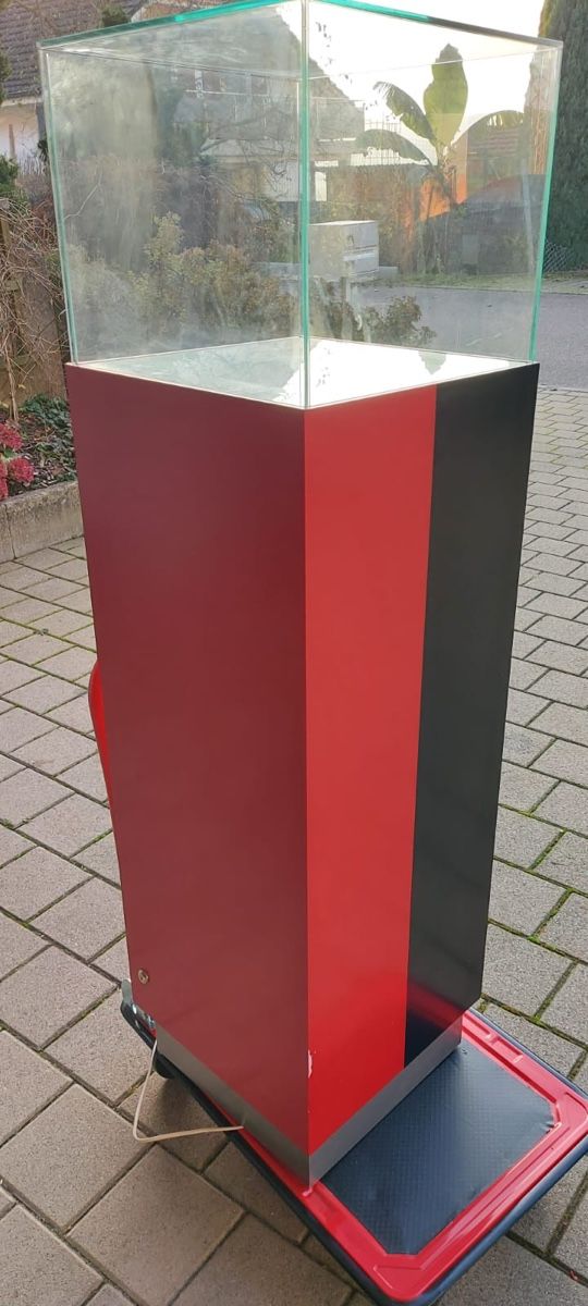 Vetrine: Vitrinen Schrank Rot/Schwarz – Usato da Grossdietwil venduto da Dom1291