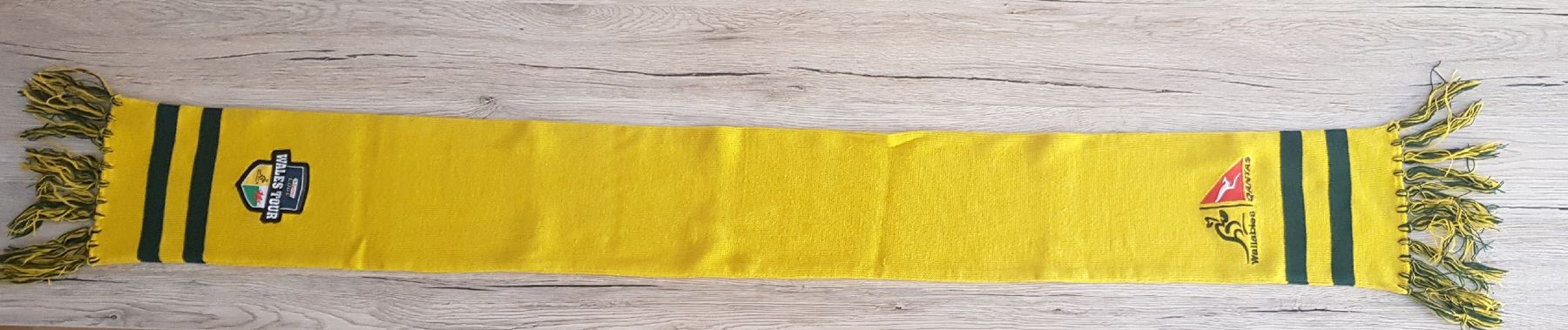 Foulard & Sciarpe: Qantas Wallabies Fanschal – Nuovo (secondo la descrizione) da Chur venduto da peters_pants