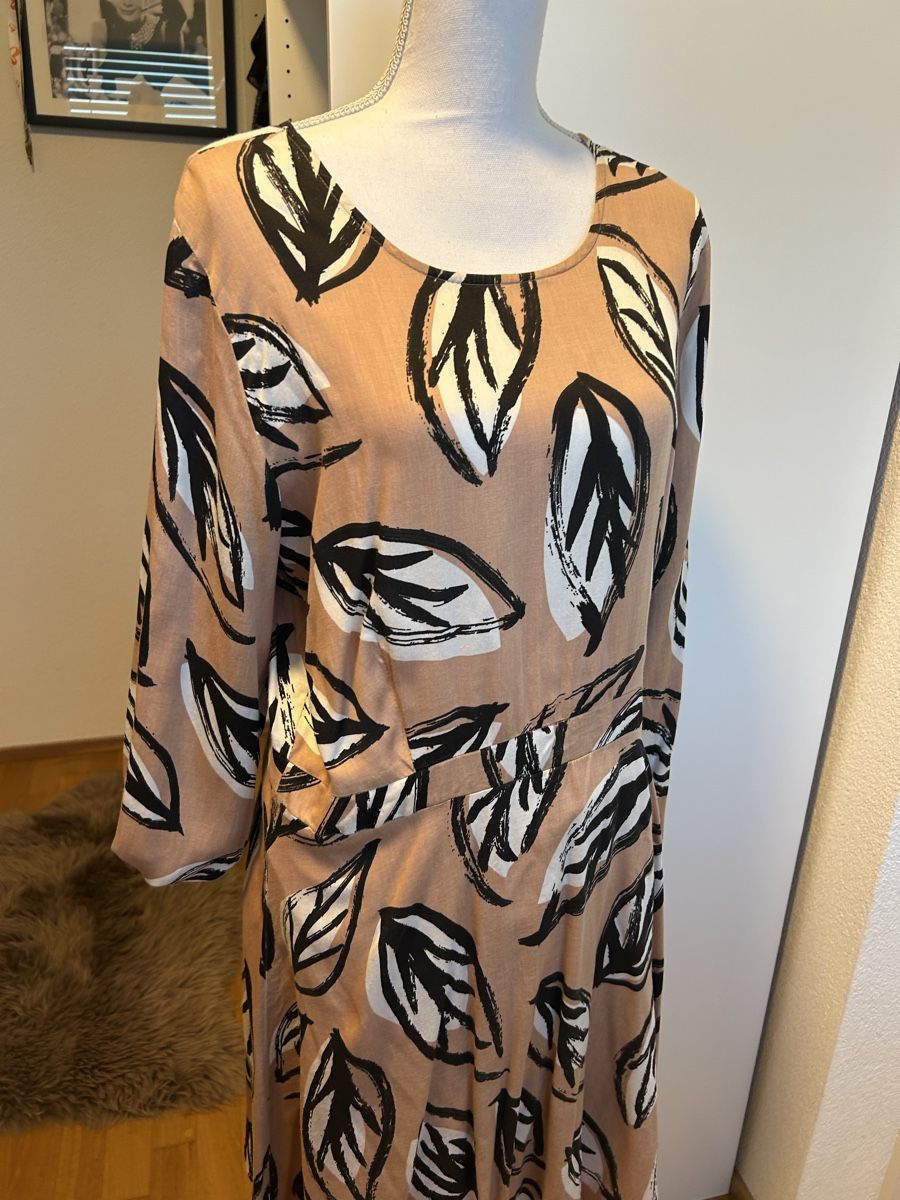 Vestiti: Traumhaftes Kleid Modal Gr 42 – Usato da Savigny venduto da linda2402 2