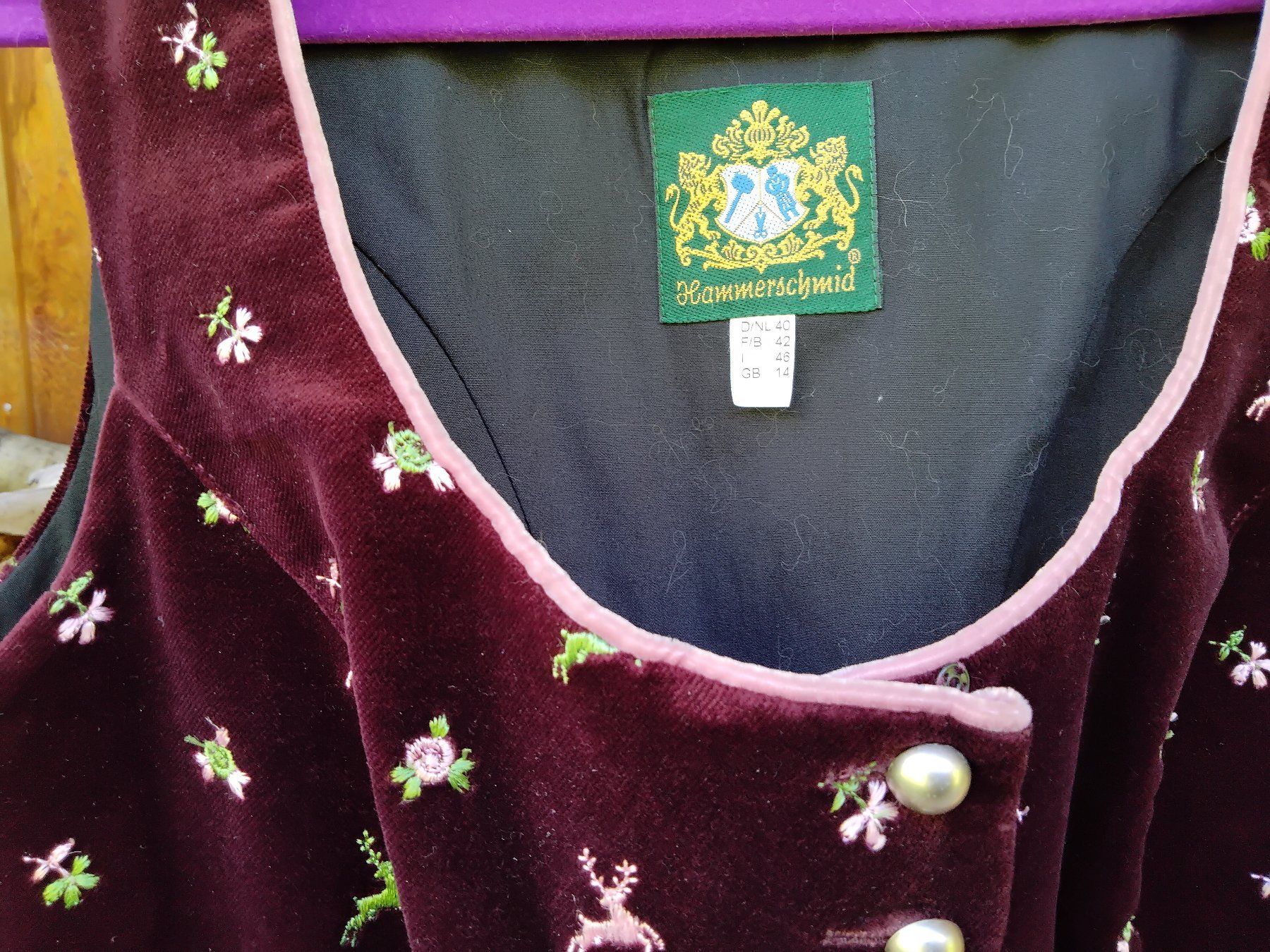 Costumi: Dirndl lang, inkl. Bluse und Schürze – Usato da Saxeten venduto da Hoesi1967 1