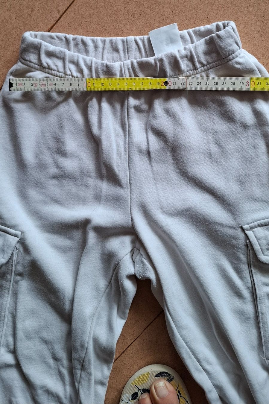 H&M Pantaloni: Trainingshose Mädchen  146 von H&M – Usato da Thun venduto da lede 4