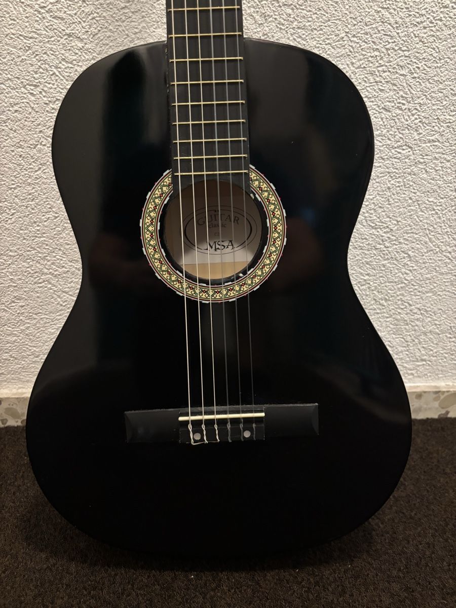 Musikinstrumente: Gitarre akustisch schwarz – Gebraucht aus Winterthur von sutti02 1