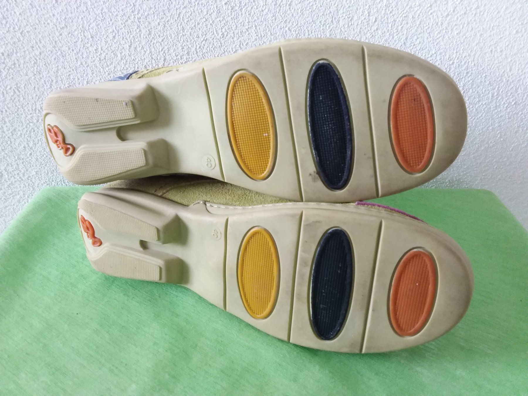 Scarpe da donna: EJECT Wildleder Sneaker "Blumen" Gr 40 – Usato da Uitikon Waldegg venduto da Risibisi7 4