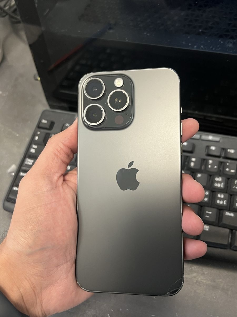 Apple Portables: Iphone 15 pro max 256gb - Schwarz – D'occasion à Bassersdorf par jas_dj7r 1