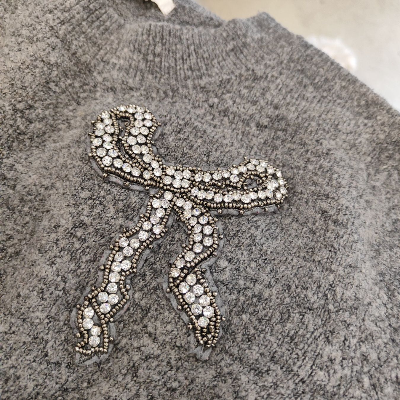 H&M Pulls & Sweat-shirts: schöne Damen pulli Gr s – D'occasion à Langnau am Albis par Judithsebi