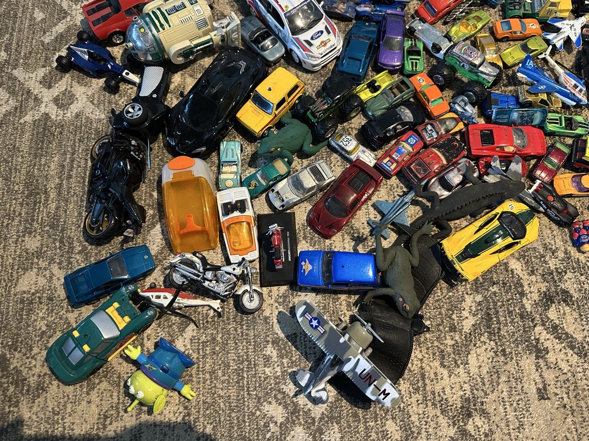 Jouets: LOT Spielzeugautos ab 1.- – D'occasion à Zug par wildcollection 1