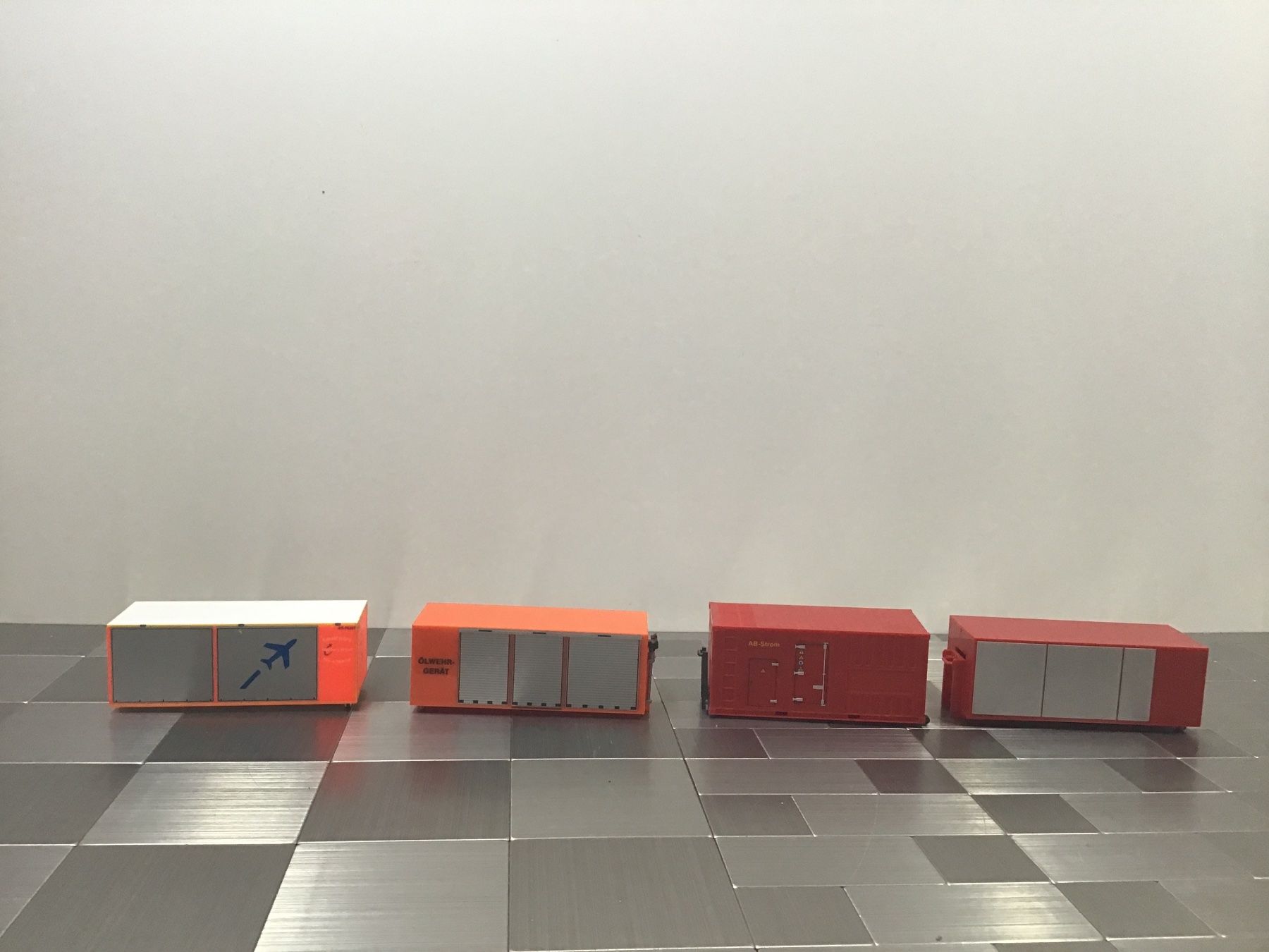 Lastwagen: HERPA MODELLBAU CONTAINER – Gebraucht aus Männedorf von Modellbau-wyss 1